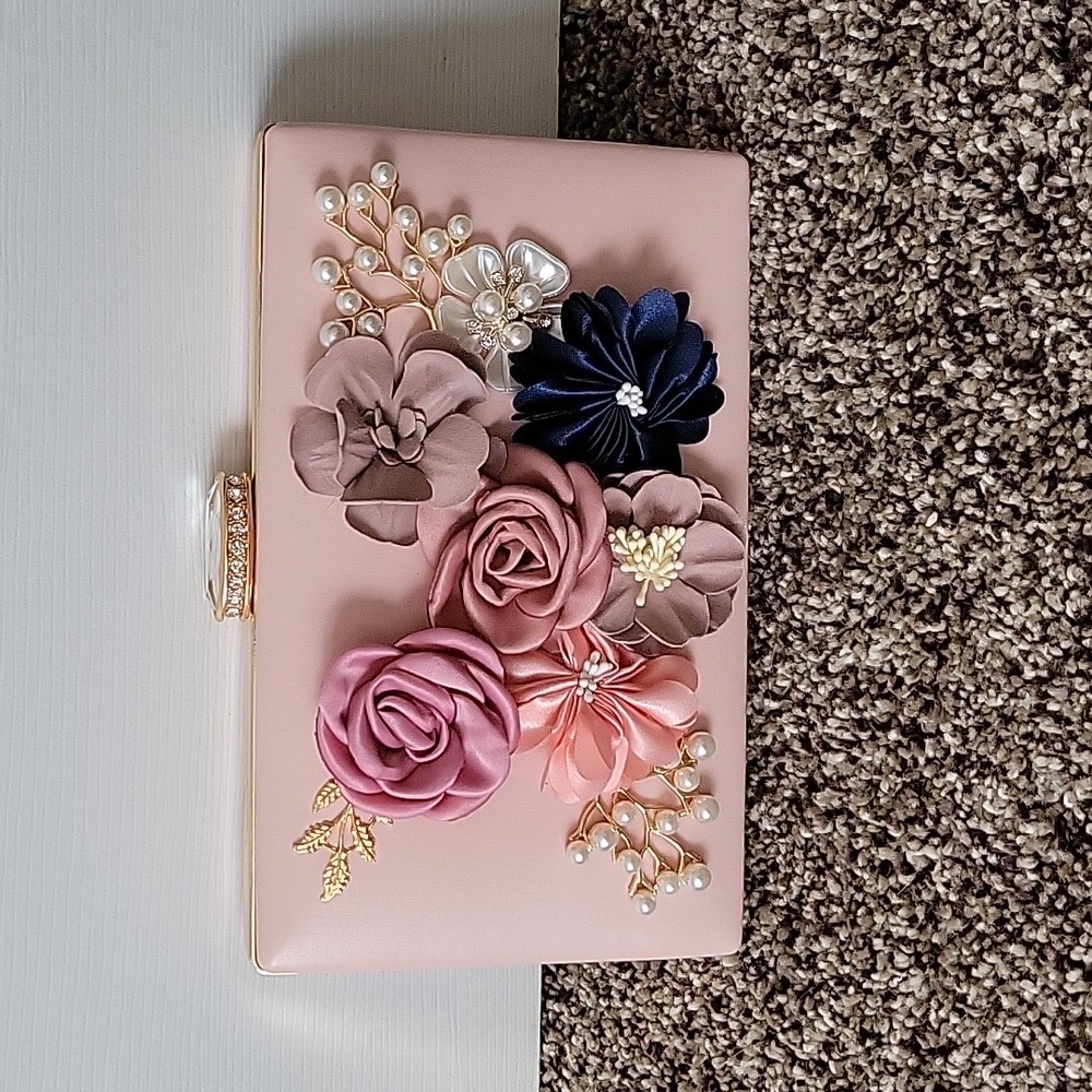 Floral clutch